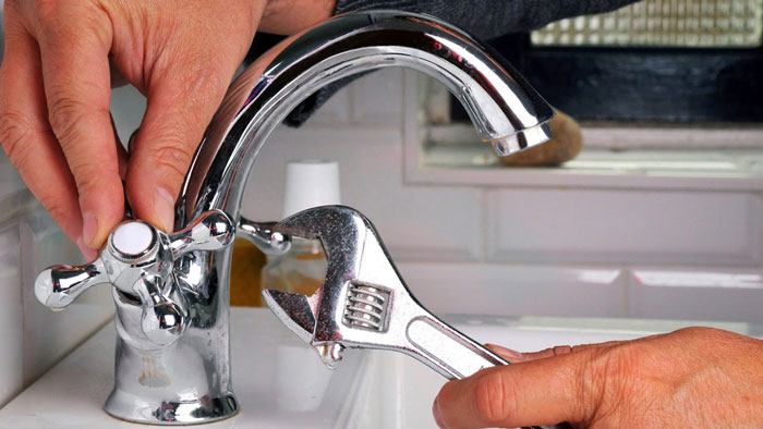 Faucet installation  & repair, Professional Professional Plumbing Services in Surrey